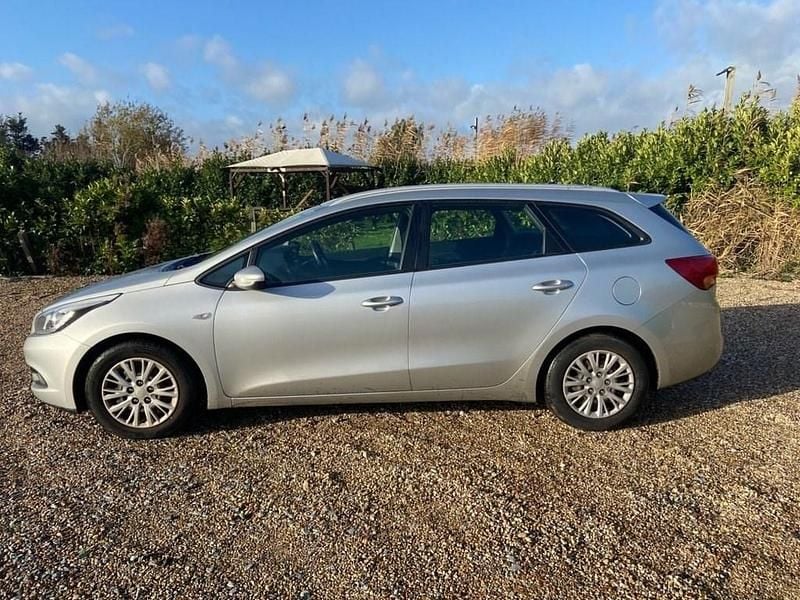 Used Kia Ceed Sportswagon 89 HP (65 kW) 2013 Silver Estate