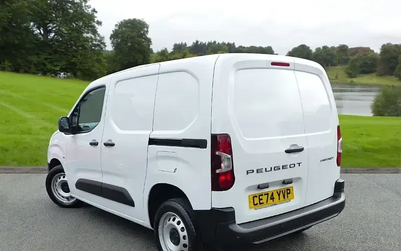 Used Peugeot Partner 102 HP (75 kW) 2025 MPV