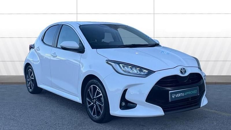 White Used 2023 Toyota Yaris Hybrid Design Hatchback | £17,226 (Fair price) - Image 1/3