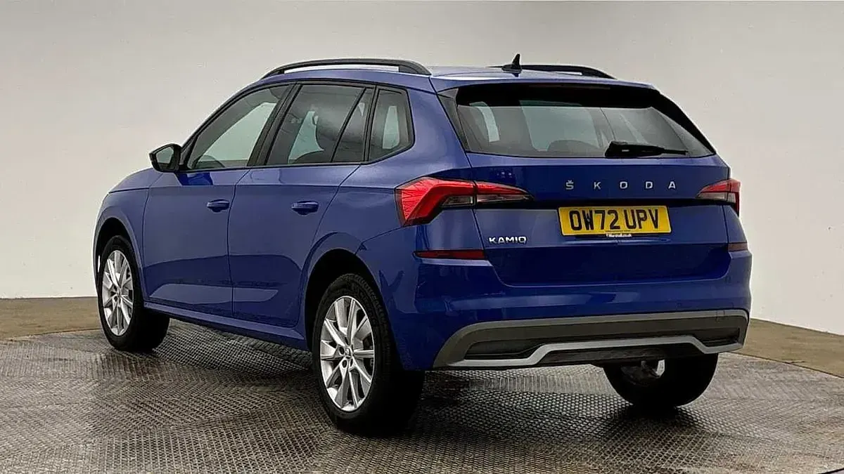 Gebraucht Skoda 110 R SE Drive 81 PS (59 kW) 2023 Blau Kombi