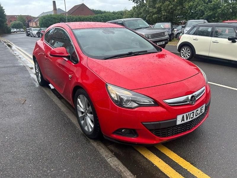 Used Vauxhall Astra GTC SRi 180 HP (132 kW) 2013 Red Hatchback
