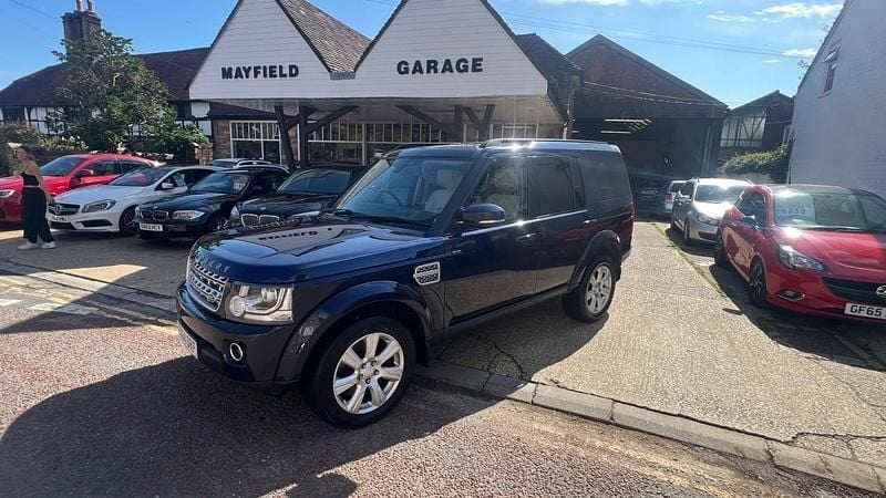 Blue Used 2015 Land Rover Discovery 4 HSE Luxury SUV | £11,995 (Super price) - Image 1/4