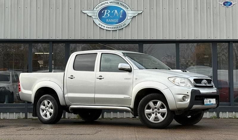 Silver Used 2010 Toyota HiLux Pickup | £6,000 (Fair price) - Image 1/4