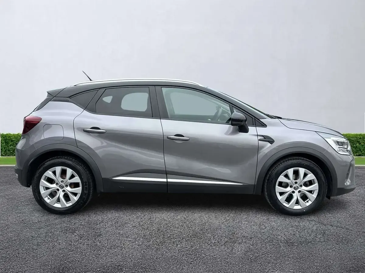 Used Renault Captur Iconic 95 HP (69 kW) 2020 Grey/black SUV