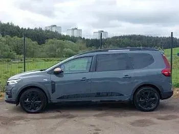 Begagnad Dacia Jogger Extreme 140 HK (102 kW) 2025 Grå Minibuss