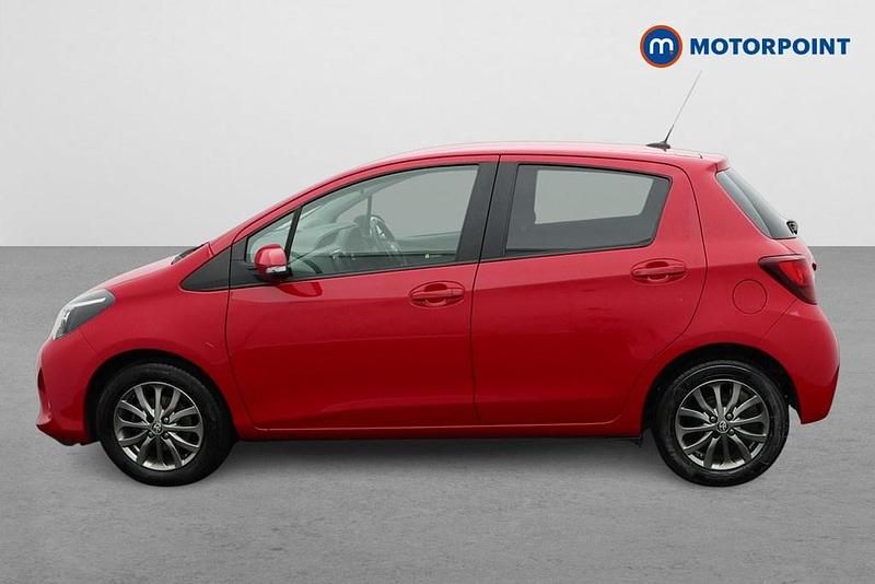 Used Toyota Yaris 2016 Red Hatchback
