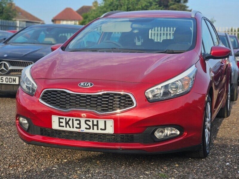 Red Used 2013 Kia Ceed Estate | £2,995 (Good price) - Image 1/4