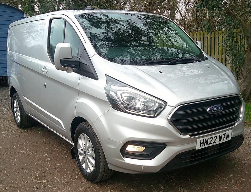Used Ford Transit Custom Limited 130 HP (95 kW) 2022 Silver Van