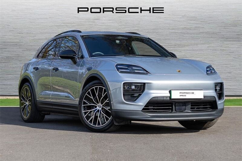 Silver Used 2025 Porsche Macan SUV | £66,940 (Good price) - Image 1/4