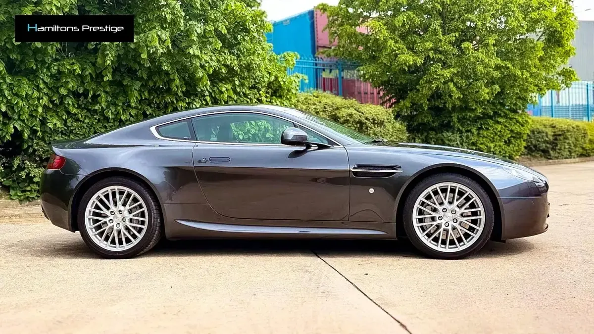 Used Aston Martin V8 Vantage 420 HP (308 kW) 2011 Silver Coupe