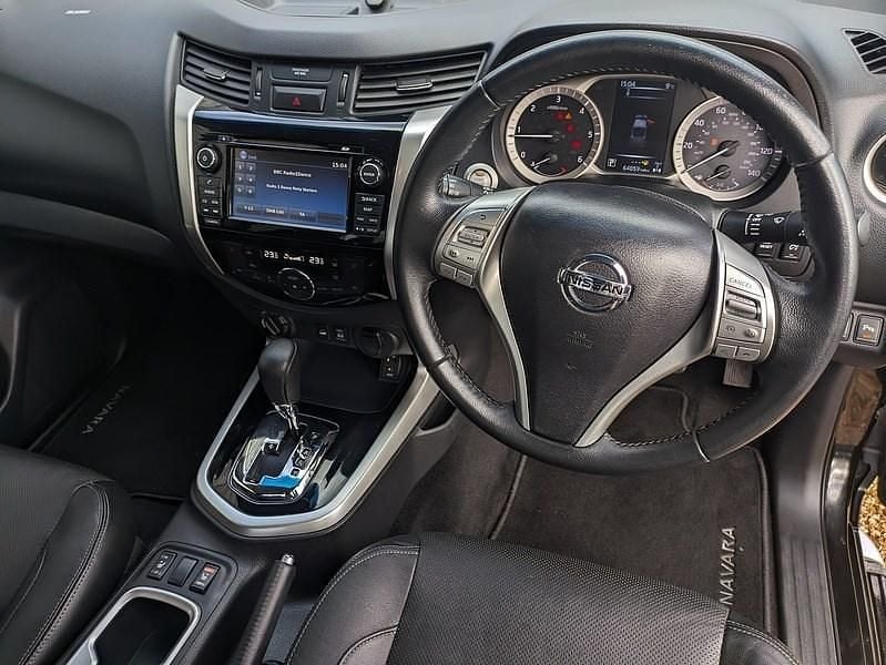 Used Nissan Navara Tekna 2017 Black Pickup
