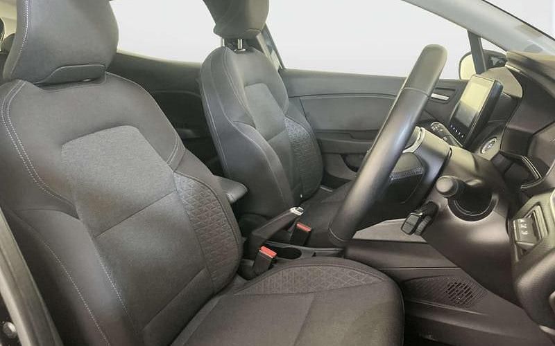 Begagnad Renault Clio V Evolution 90 HK (66 kW) 2023 Svart Halvkombi