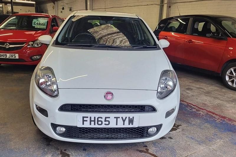 White Used 2015 Fiat Punto Easy Plus Hatchback | £3,500 (Fair price) - Image 1/1