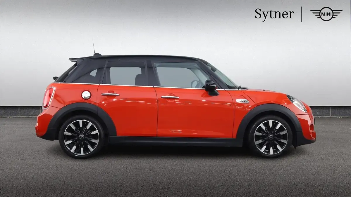 Used Mini Cooper S Exclusive 189 HP (139 kW) 2019 Orange Hatchback