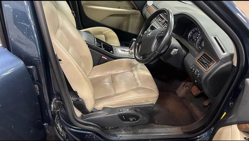 Usado Volvo V70 SE Lux 2008 Azul Carrinha