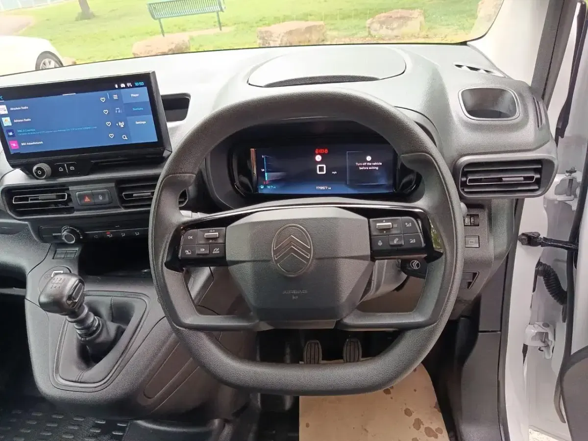 Used Citroën Berlingo 101 HP (74 kW) 2024 White MPV