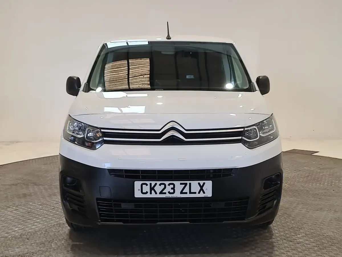 Used Citroën Berlingo 100 HP (73 kW) 2023 White MPV