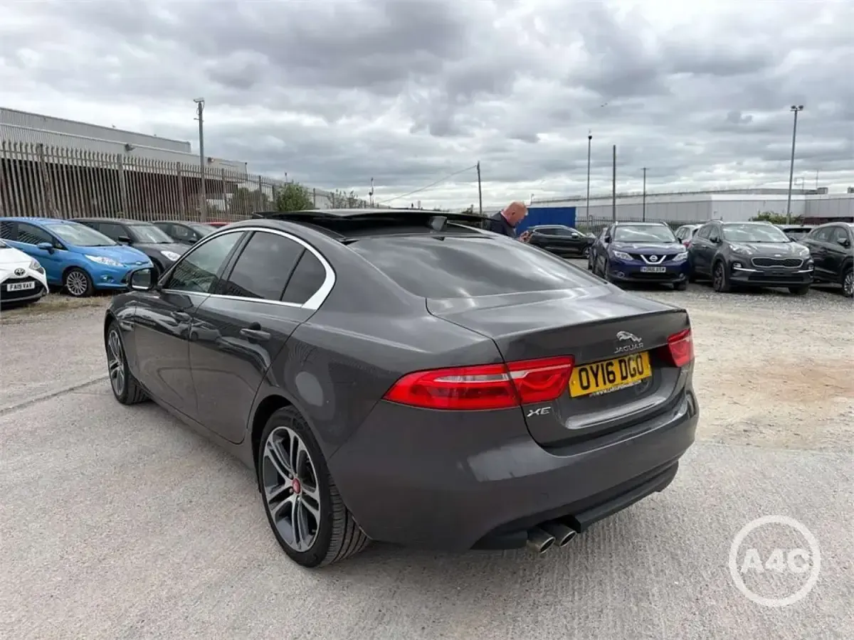 Used Jaguar XE Prestige 180 HP (132 kW) 2016 Grey Sedan