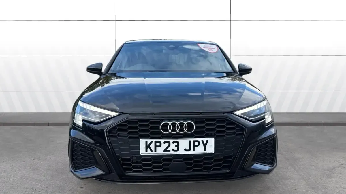 Używany Audi A3 Comfort 150 KM (110 kW) 2023 Czarny Sedan/Limuzyna