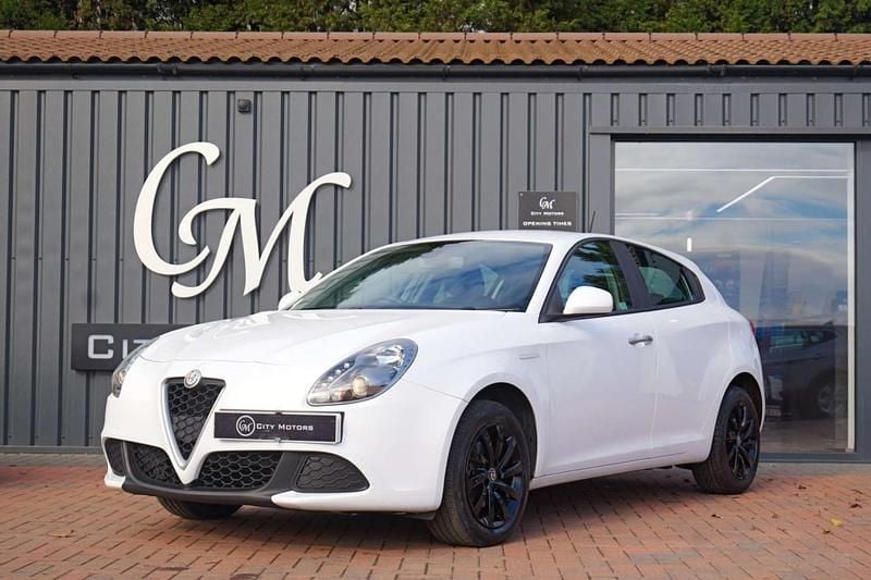 White Used 2018 Alfa Romeo Giulietta Hatchback | £7,990 (Fair price) - Image 1/4