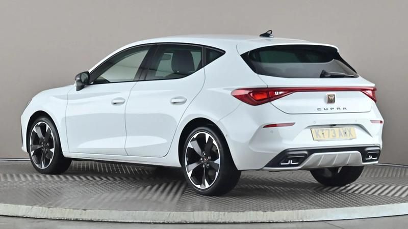 Used Cupra Leon 150 HP (110 kW) 2023 White Hatchback