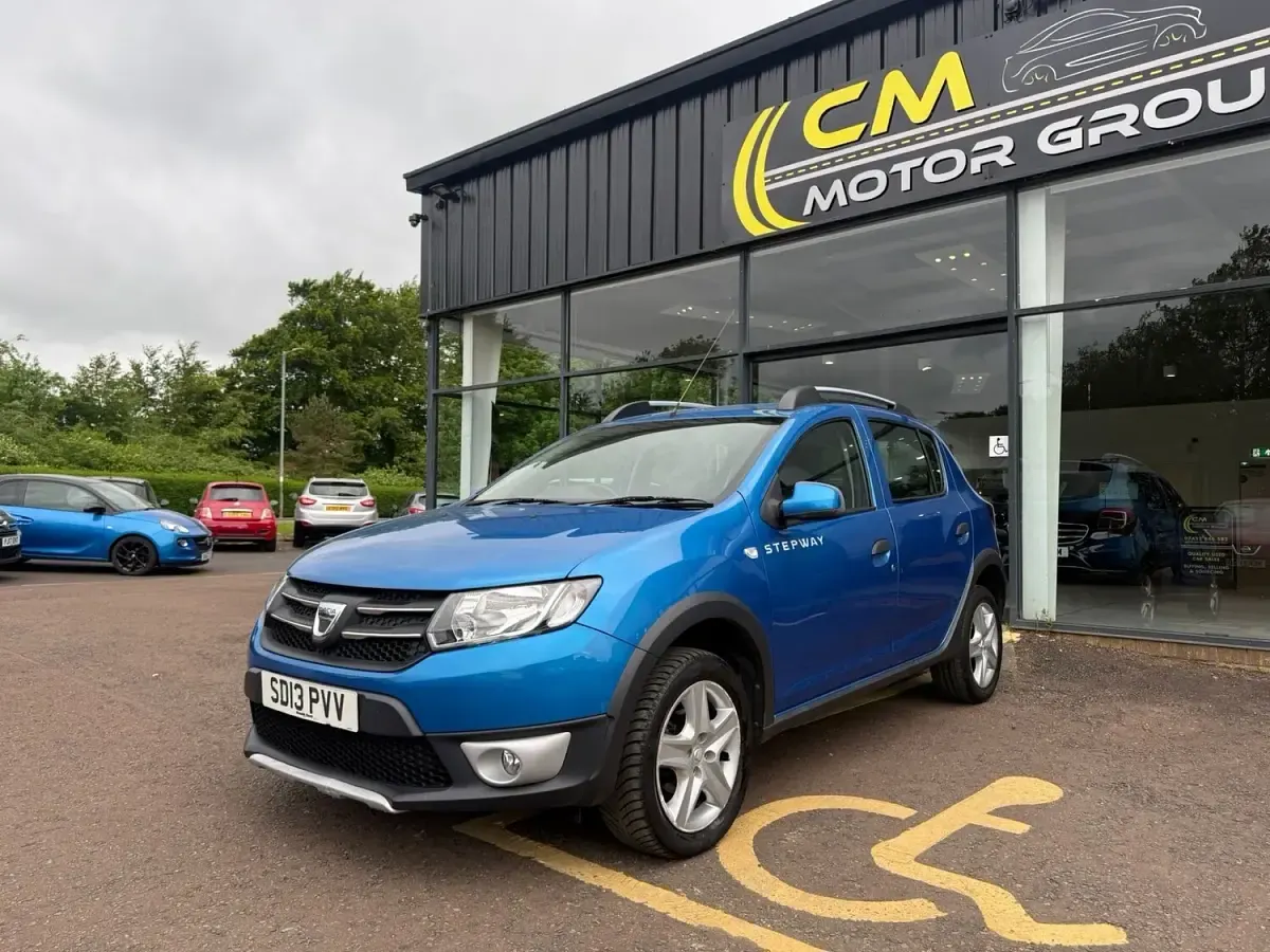 Used Dacia Sandero Lauréate 90 HP (66 kW) 2013 Blue Hatchback