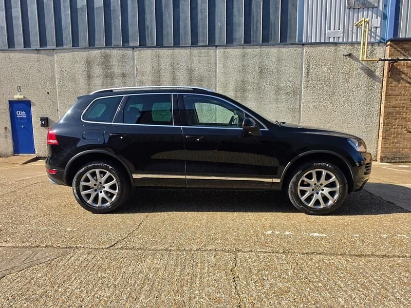 Used VW Touareg SE 240 HP (176 kW) 2011 Black SUV