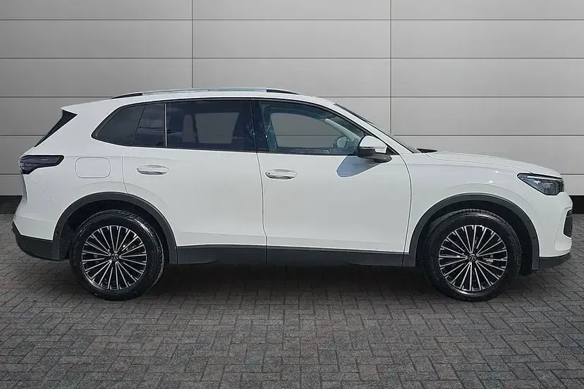 New VW Tiguan Match 150 HP (110 kW) 2026 Pure white SUV