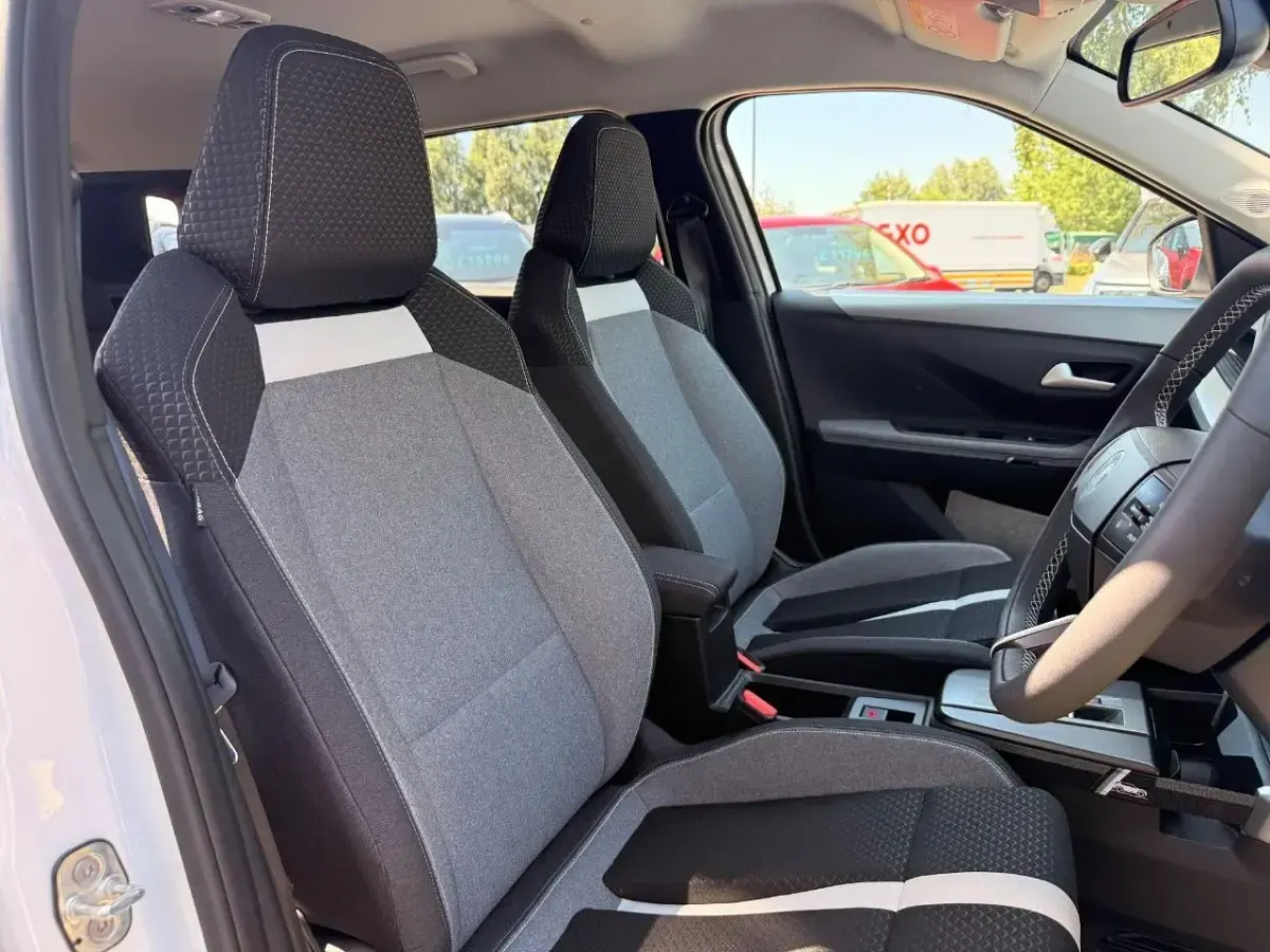 New Vauxhall Frontera Ultimate 143 HP (105 kW) 2026 White SUV