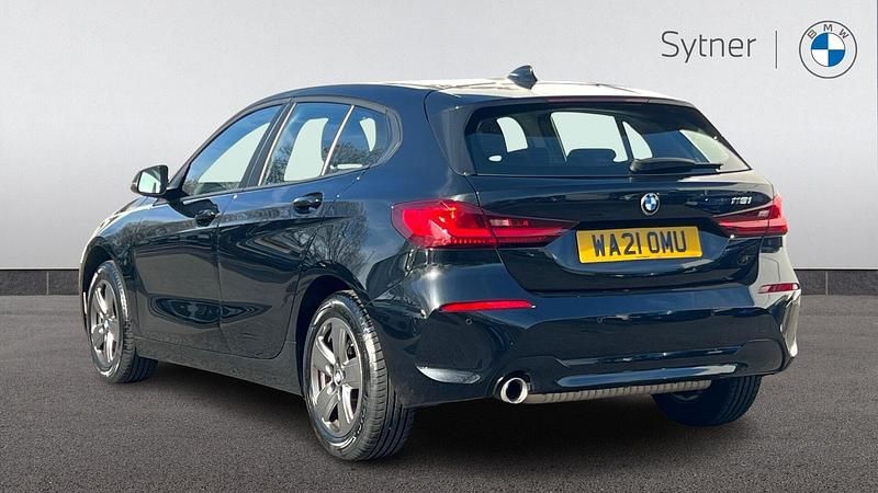 Gebraucht BMW 118 Sport Line 134 PS (98 kW) 2021 Schwarz Kleinwagen