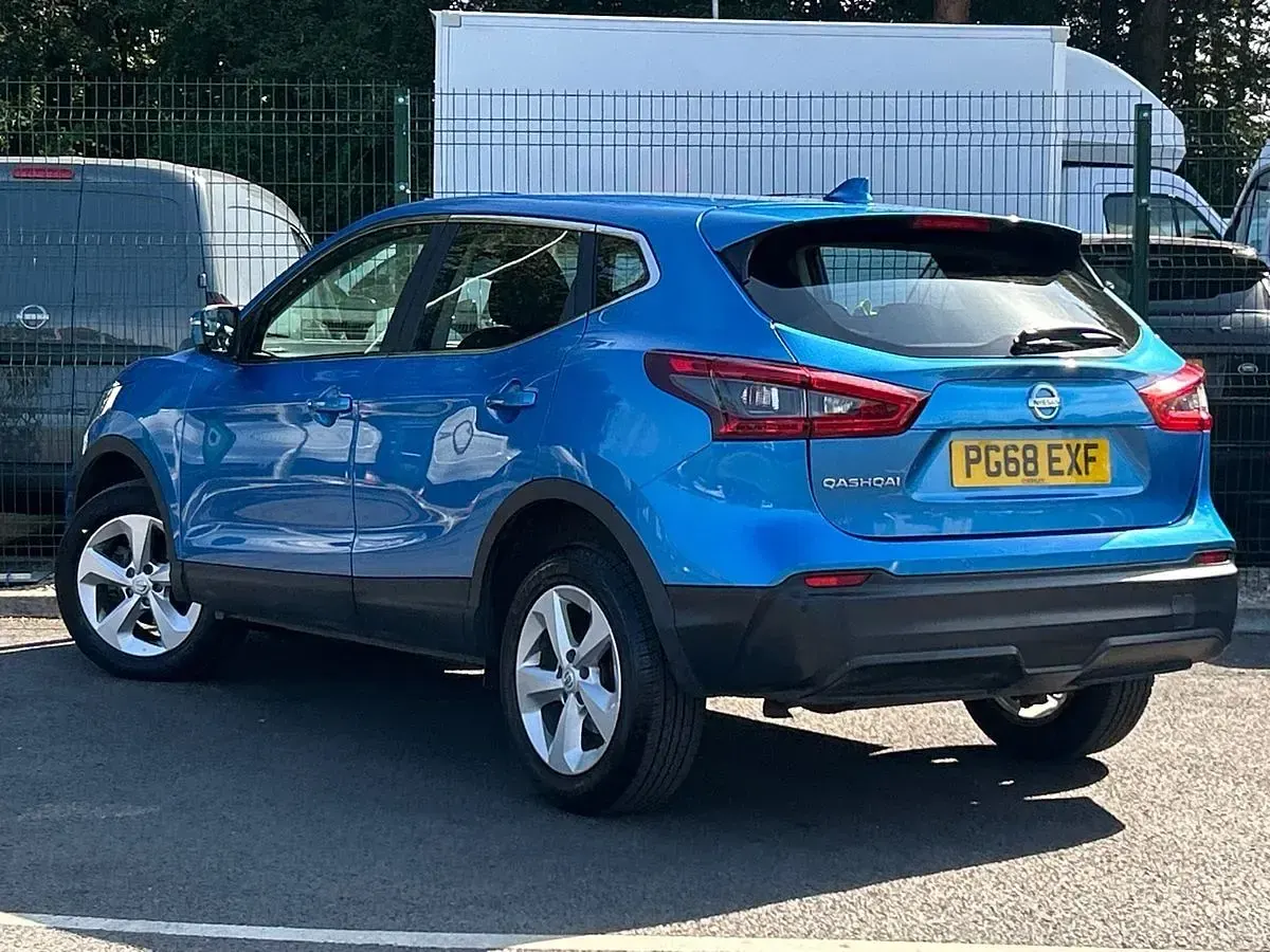 Used Nissan Qashqai Acenta Premium 140 HP (102 kW) 2019 Blue SUV