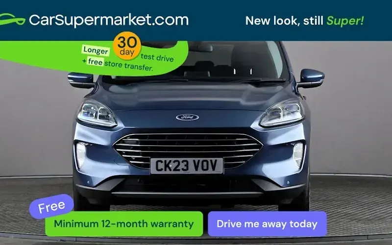 Usado Ford Kuga Titanium 150 HP (110 kW) 2023 Azul SUV
