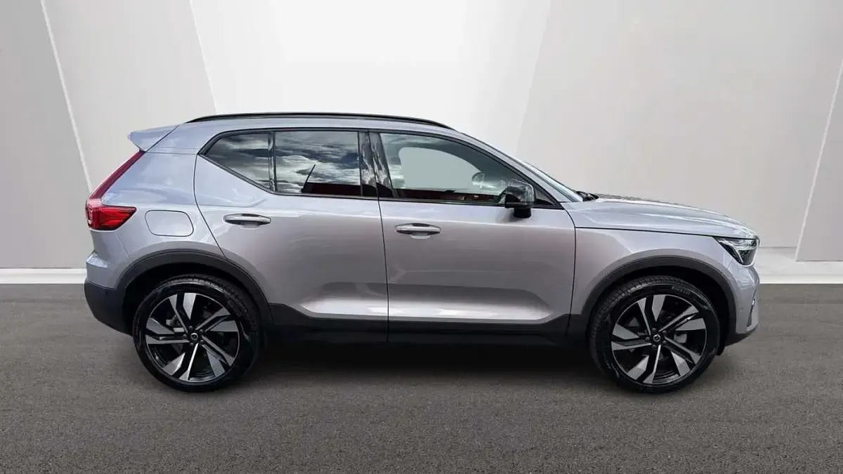 Used Volvo XC40 Ultra 161 HP (118 kW) 2025 Silver SUV