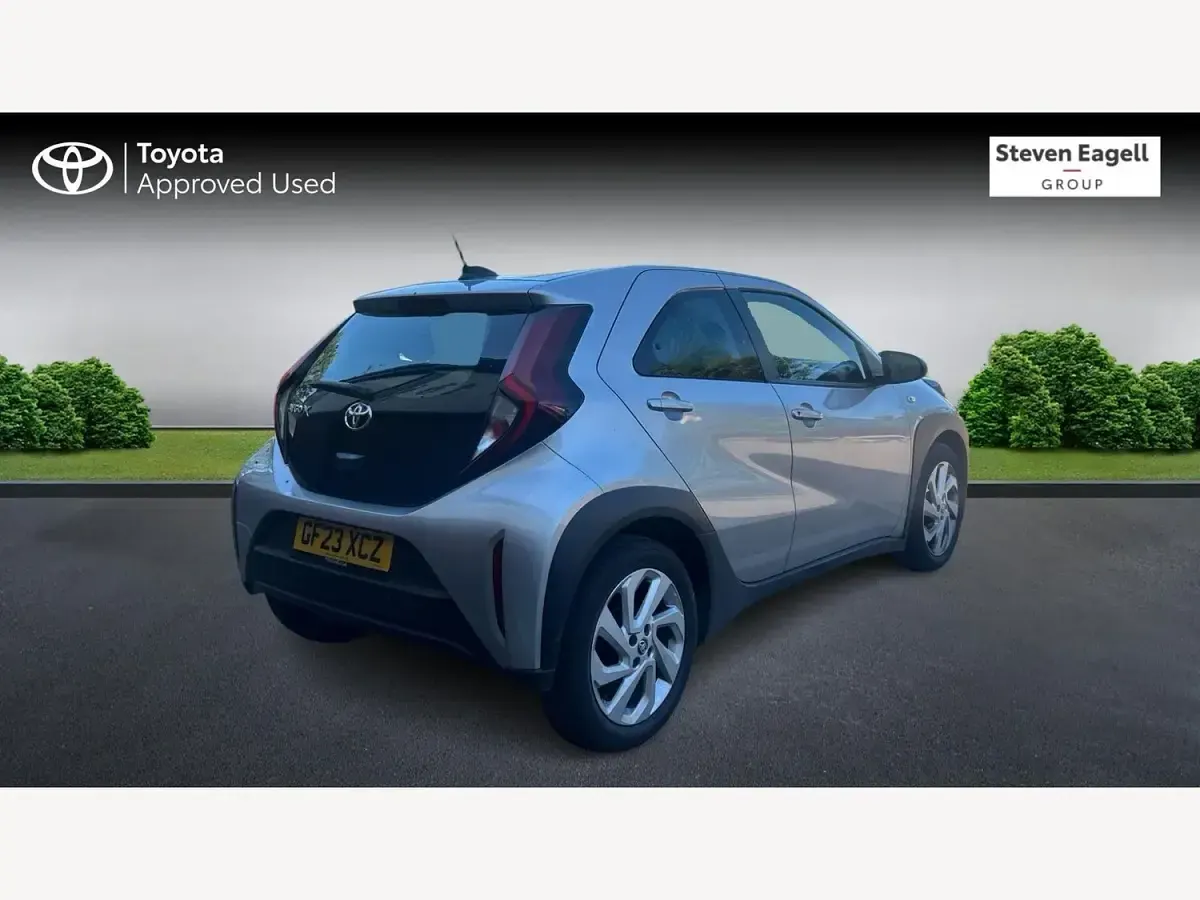 Used Toyota Aygo X PURE 72 HP (52 kW) 2023 Silver SUV