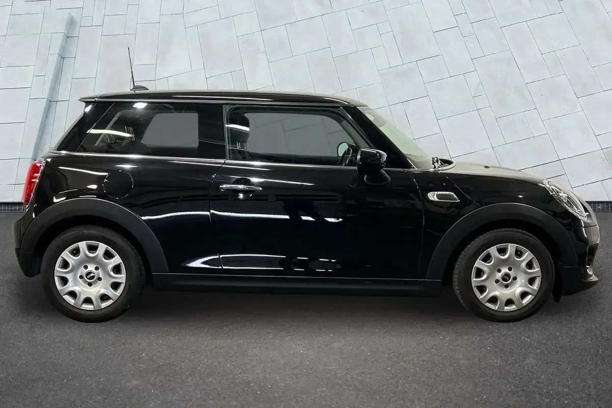 Used Mini ONE Classic 102 HP (75 kW) 2020 Black Hatchback