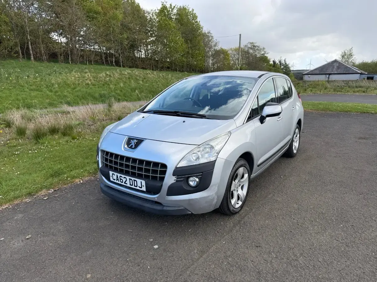 Second-hand Peugeot 3008 Active 113 CP (83 kW) 2012 Argintiu Break