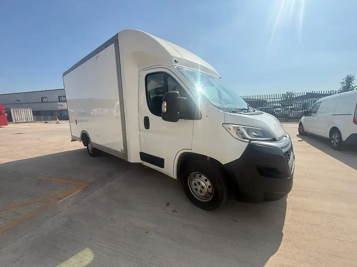 Used Citroën Relay 140 HP (102 kW) 2021 White Van