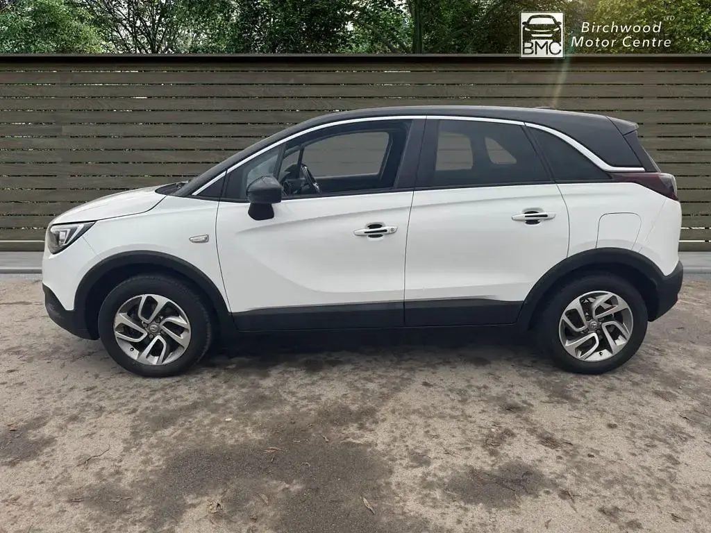 Used Vauxhall Crossland X S 130 HP (95 kW) 2018 White SUV