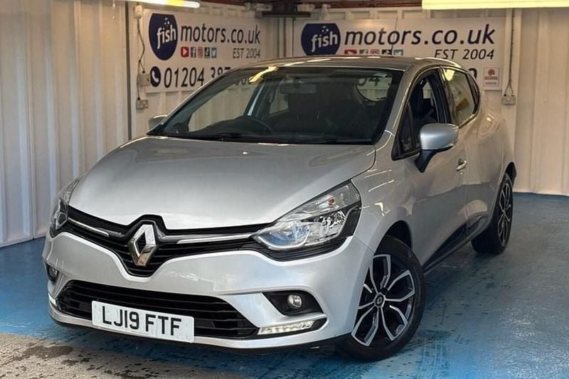 Silver Used 2019 Renault Clio IV Play Hatchback | £7,890 (Good price) - Image 1/1