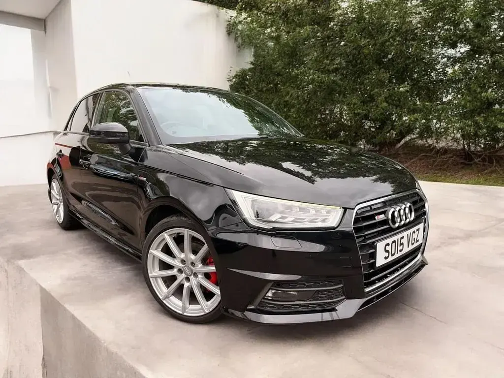 Usado Audi A1 Sportback S-Line 116 HP (85 kW) 2015 Preto Citadino