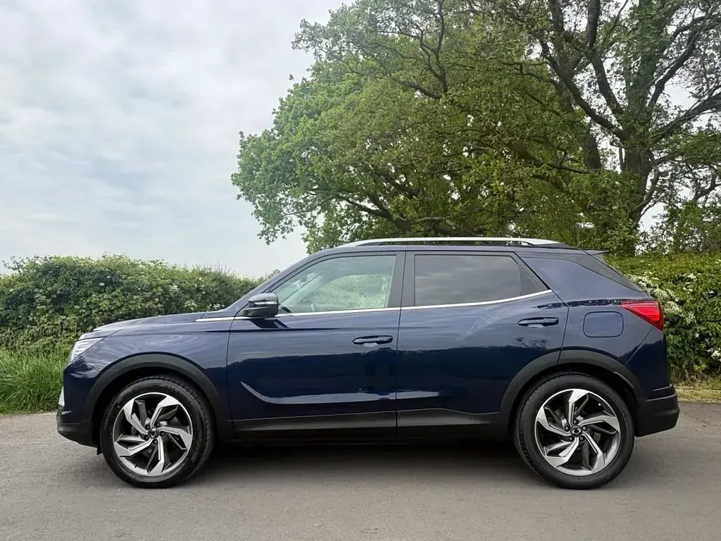 Used SsangYong Korando 163 HP (119 kW) 2021 Blue Estate