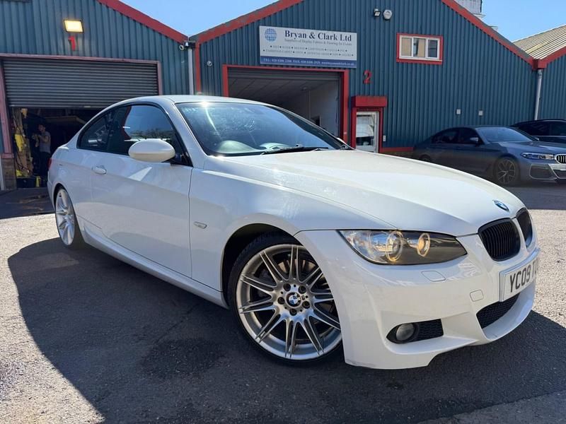Begagnad BMW 325 M Sport 2009 Vit Sportkupé