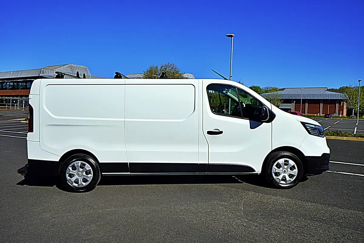 Begagnad Renault Trafic 130 HK (95 kW) 2023 Vit