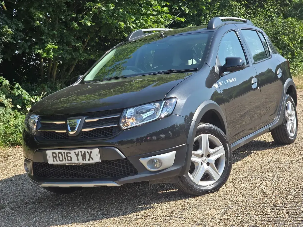 Used Dacia Sandero Lauréate 90 HP (66 kW) 2016 Black Hatchback