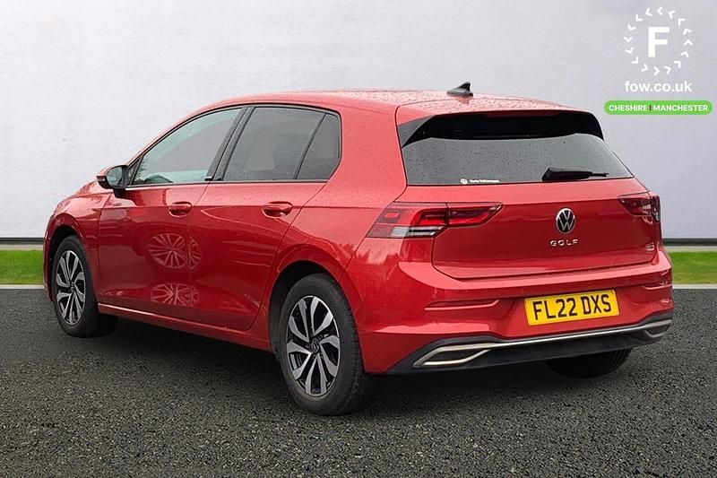 Second-hand VW Golf VIII Active 150 CP (110 kW) 2022 Roșu Hatchback