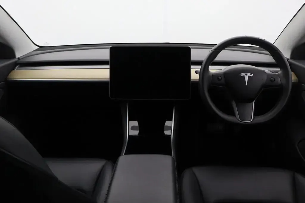 Used Tesla Model 3 Long Range AWD 366 kW (498 HP) 2020 White Sedan