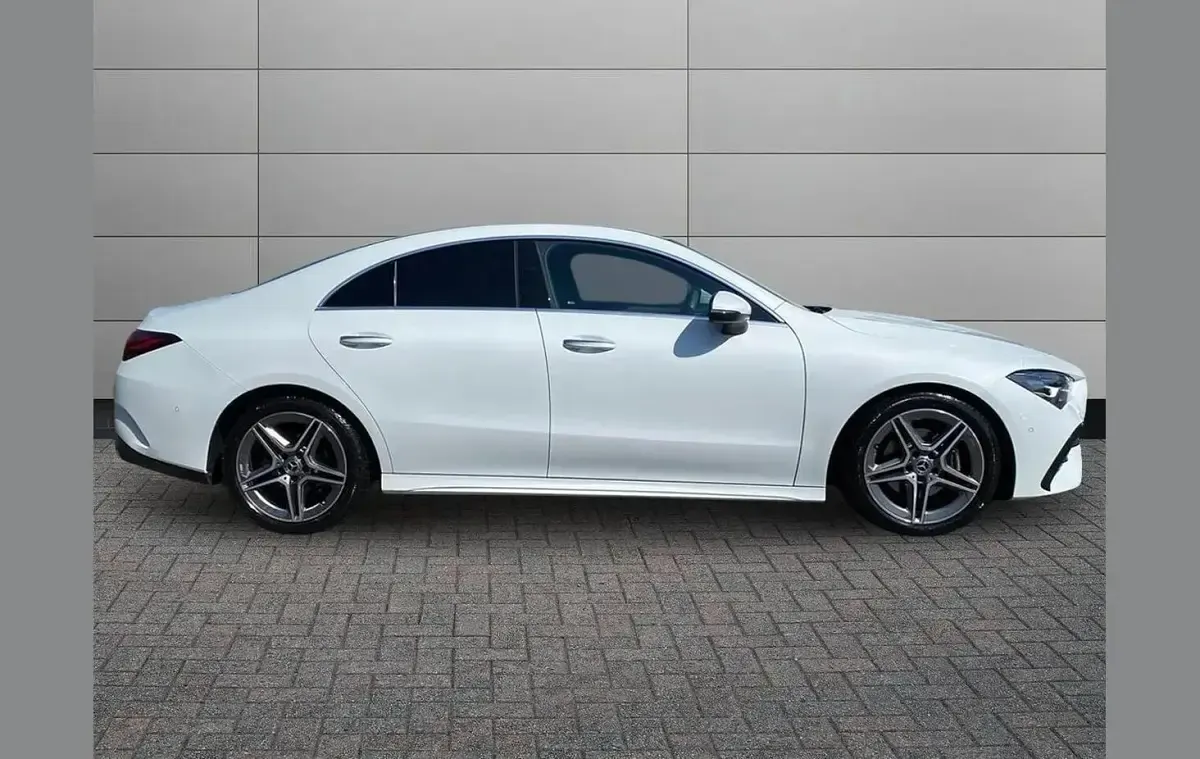 Used Mercedes CLA180 Executive 148 HP (108 kW) 2023 White Coupe