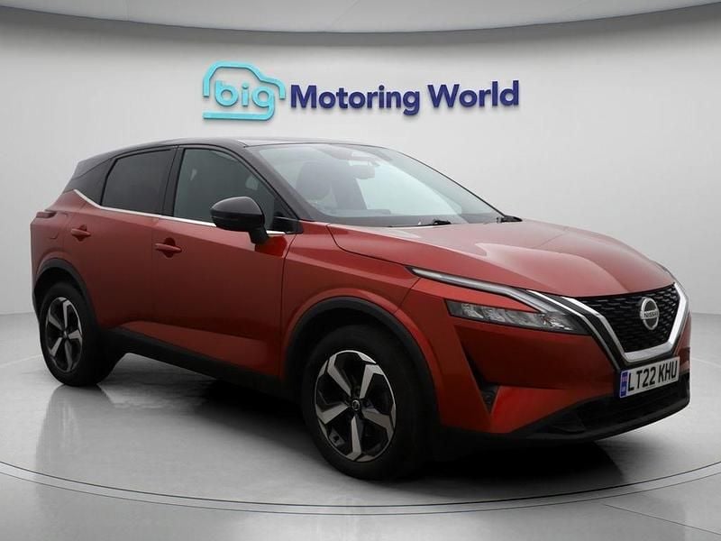 Red Used 2022 Nissan Qashqai N-Connecta SUV | £17,200 (Good price) - Image 1/4