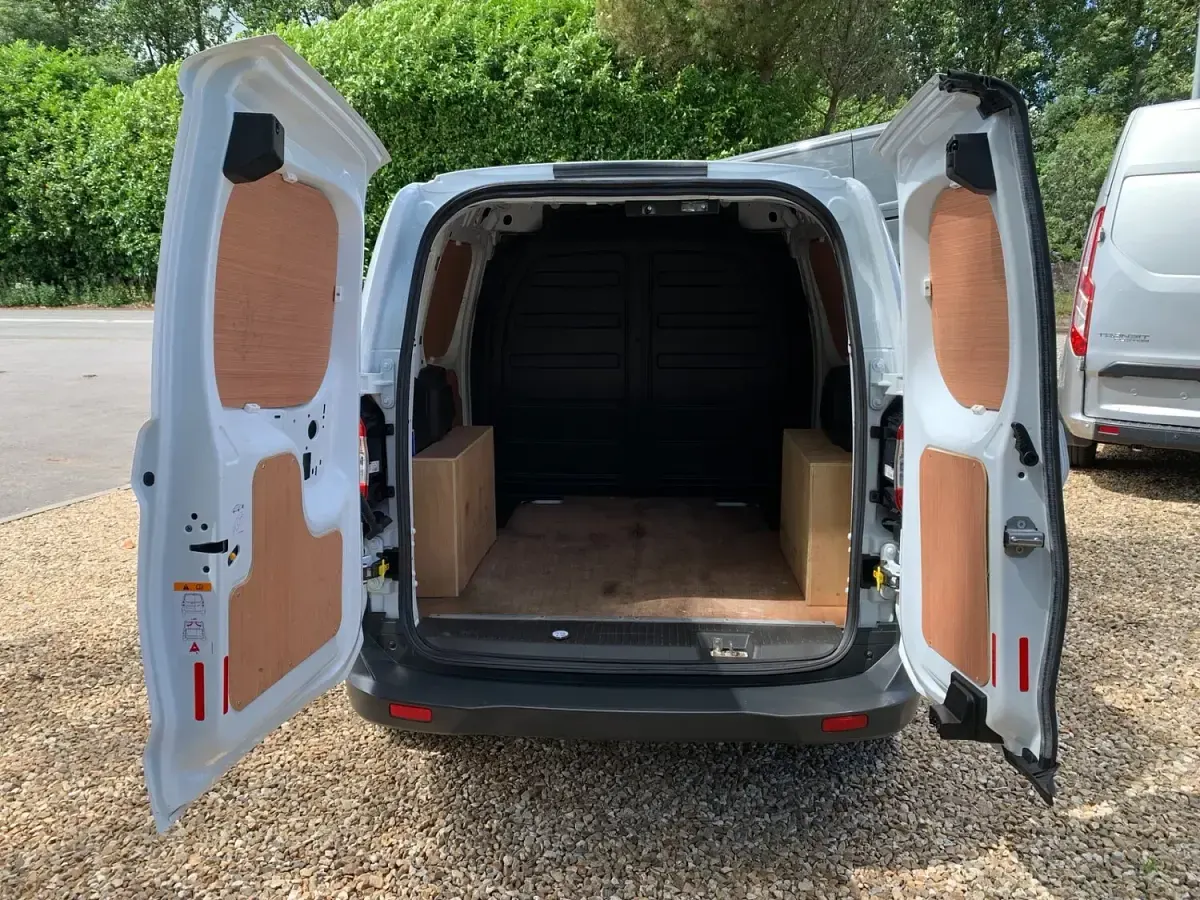 Used Ford Transit Courier 75 HP (55 kW) 2020 White Van