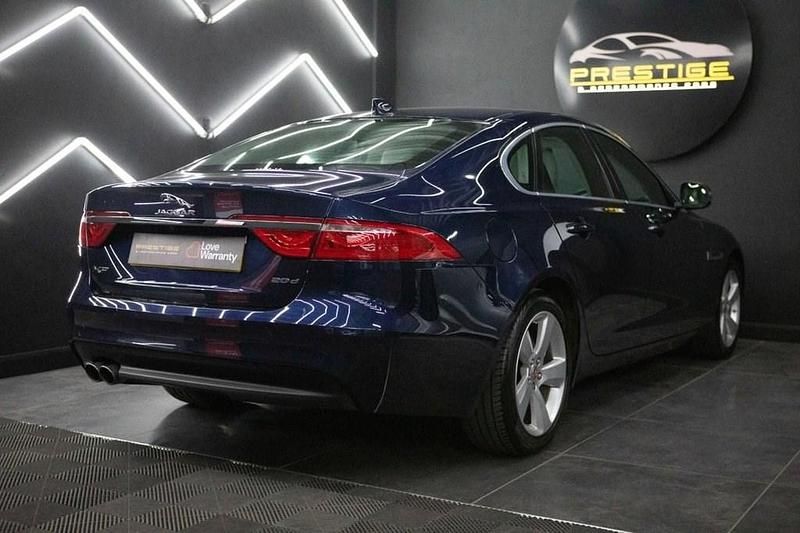 Used Jaguar XF Portfolio 180 HP (132 kW) 2018 Blue Sedan